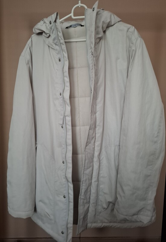 Elbląg Sprzedam kurtkę ocieplaną z kapturem marki ZARA. Rozmiar L. Kolor biel.