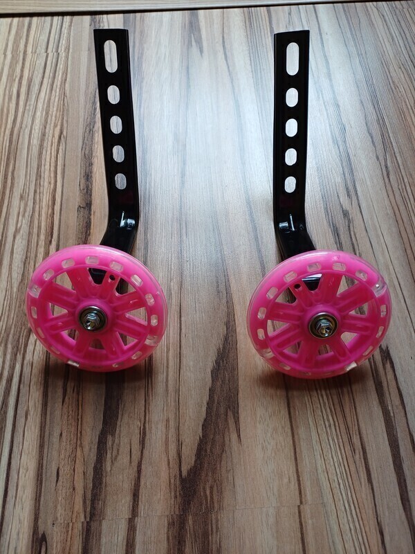 Elbląg Kółka boczne do roweru LED średnica 11 cm stan doskonały jak nowe