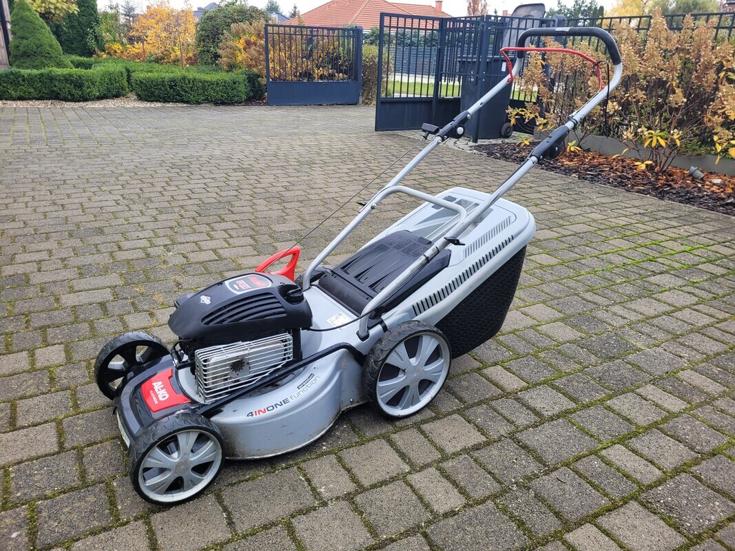 Elbląg Używana duża kosiarka spalinowa firmy AL-KO serii 500 model 470B napędzana niezawodnym silnikiem Briggs &