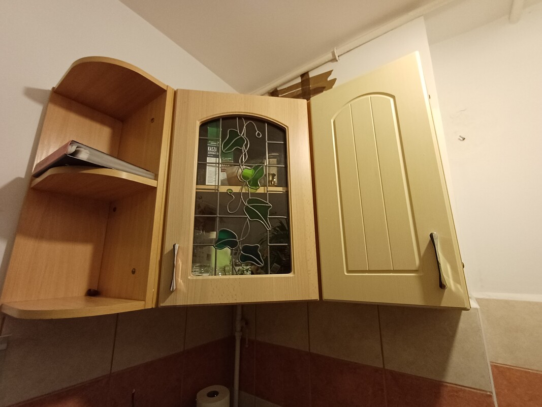 Elbląg Oddam za darmo 2 szatki kuchenne, narożna i zwykła oraz półkę z boku. Zdjecie  szafek ze ściany, zniesienie z 4