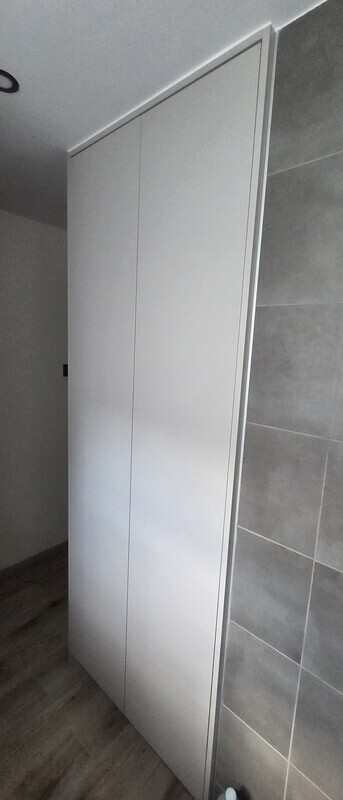 Elbląg Sprzedam szafę z zabudowy kuchennej.
Stan bardzo dobry.
Wymiary:
Szerokość 83cm, głębokość 36cm, wysokość