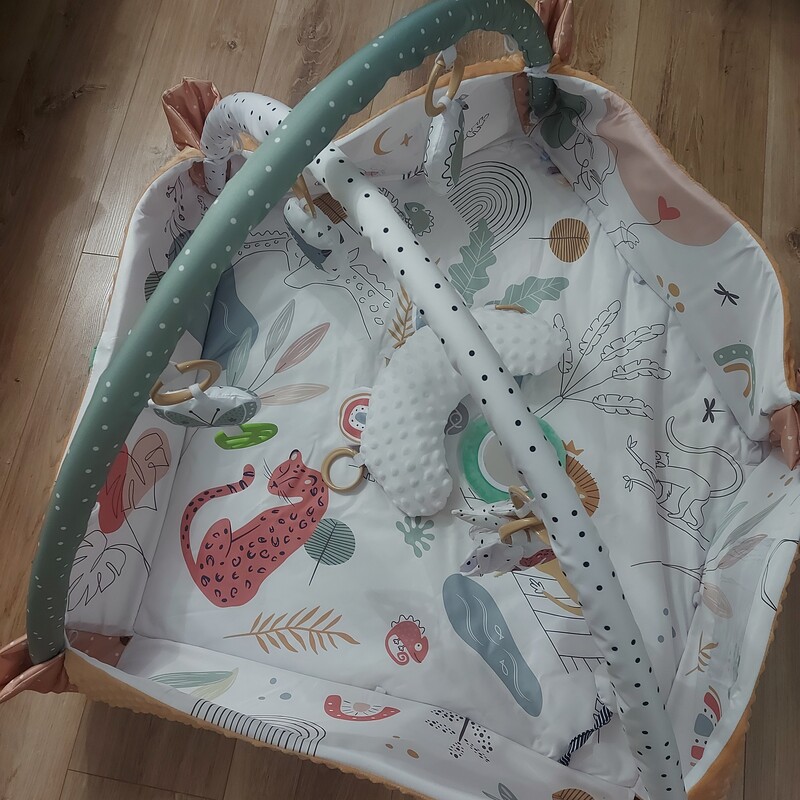 Elbląg Sprzedam mate, plac zabaw dla maluszka. Mata dwustronna, spokojne kolory, szeleszczące i grzechoczące zawieszki