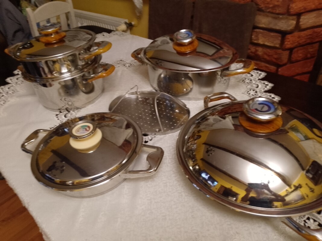 Elbląg Sprzedam nową nie używaną brytfanke-gesiarke  Philipiak w cenie 1000zl. Oraz mało używane naczynia w dobrym