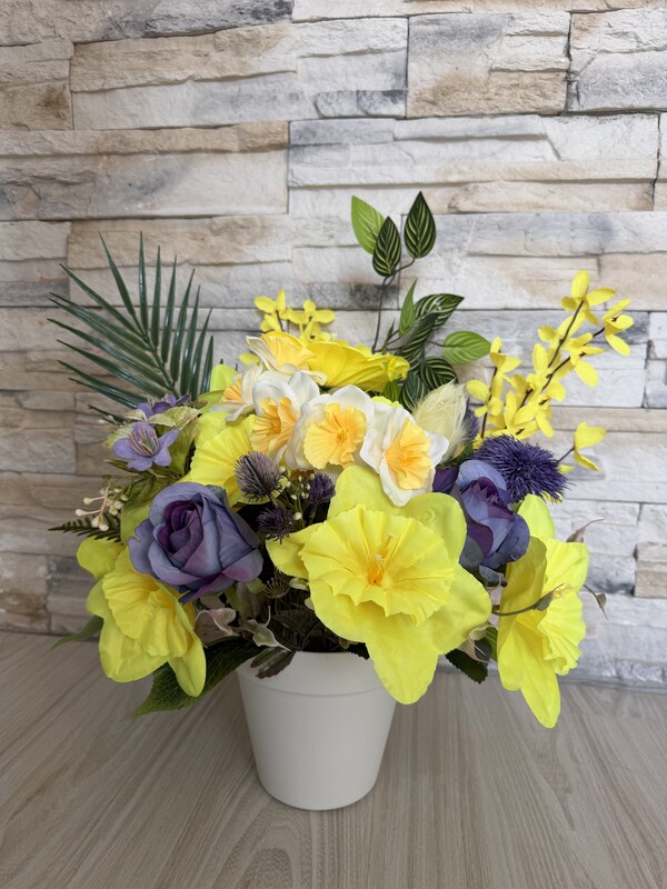 Elbląg Sprzedam stroiki wykonane ze sztucznych kwiatów w doniczkach  z pianką utwardzoną gipsem.