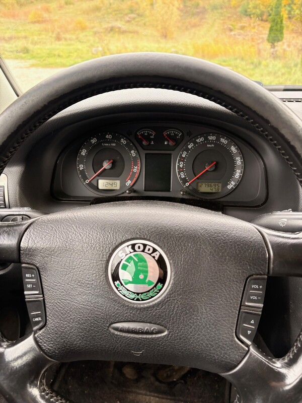 Elbląg Skoda Superb 2.8 I 193 Km I 2003r. I 280 000 tyś km. I ogłoszenie prywatne, auto w ciągłym użytku