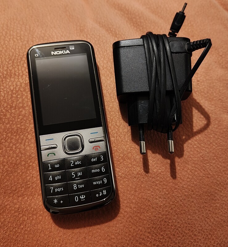 Elbląg Sprzedam zadbany, w pełni sprawny telefon Nokia c5-00
W zestawie z oryginalną baterią kartą pamięci 256 MB