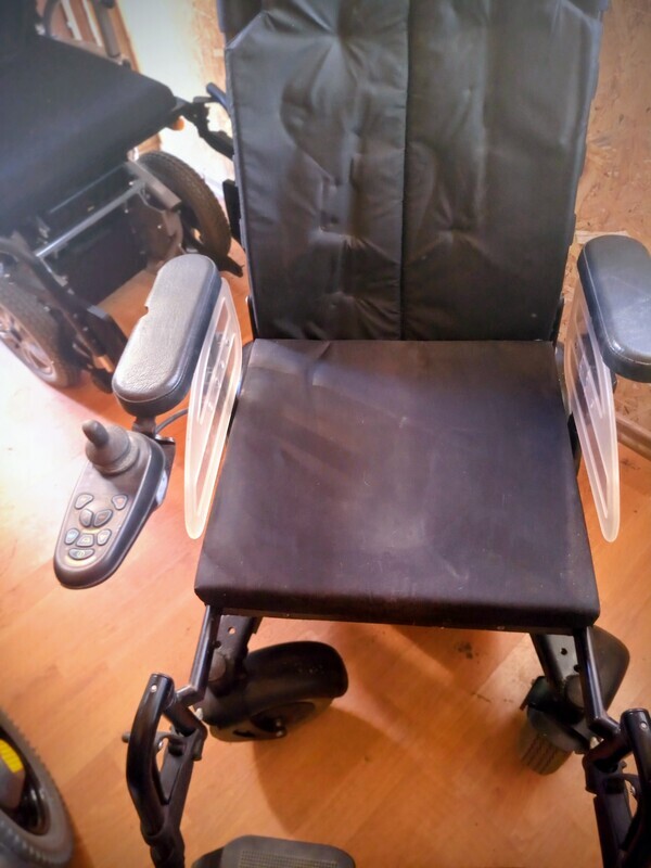 Elbląg Sprzedam wózek elektryczny inwalidzki. Więcej informacji udzielę telefonicznie. Cena do negocjacji