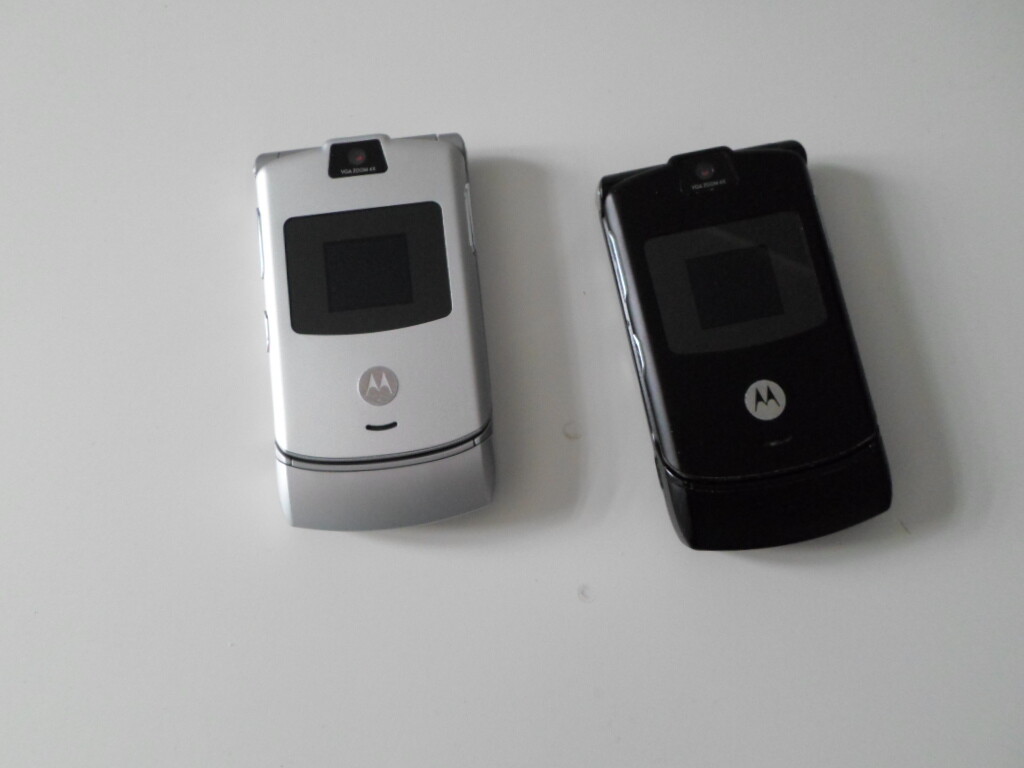 Elbląg Motorola V3 simlock t mobile, druga na czesci, bez baterii, sprawna cena 100 pln