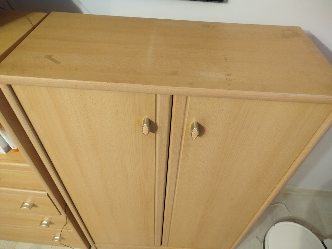 Elbląg Sprzedam wys. 144cm, szer. 74cm, bok 33cm, stan wg zdjęcia, widoczne ślady u góry