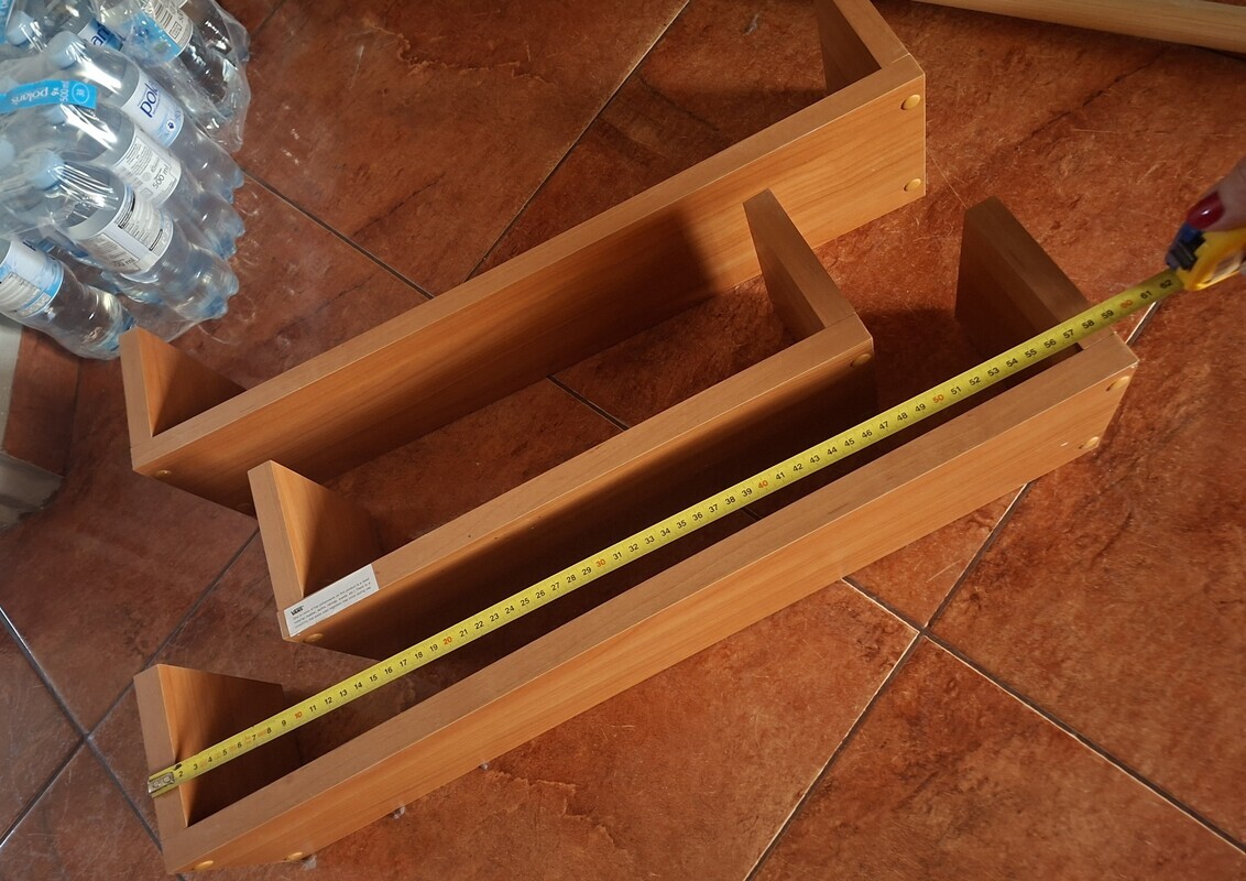 Elbląg Sprzedam 3 półki w bardzo dobrym stanie. 
Cena za 3 szt 20 zl
Klor calvados