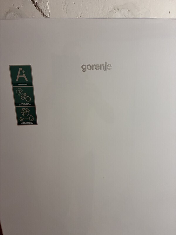 Elbląg Sprzedam lodówkę (chłodziarkę) Gorenje R6191 FW
Lodówka biała w bardzo dobrej kondycji, minimalne ślady