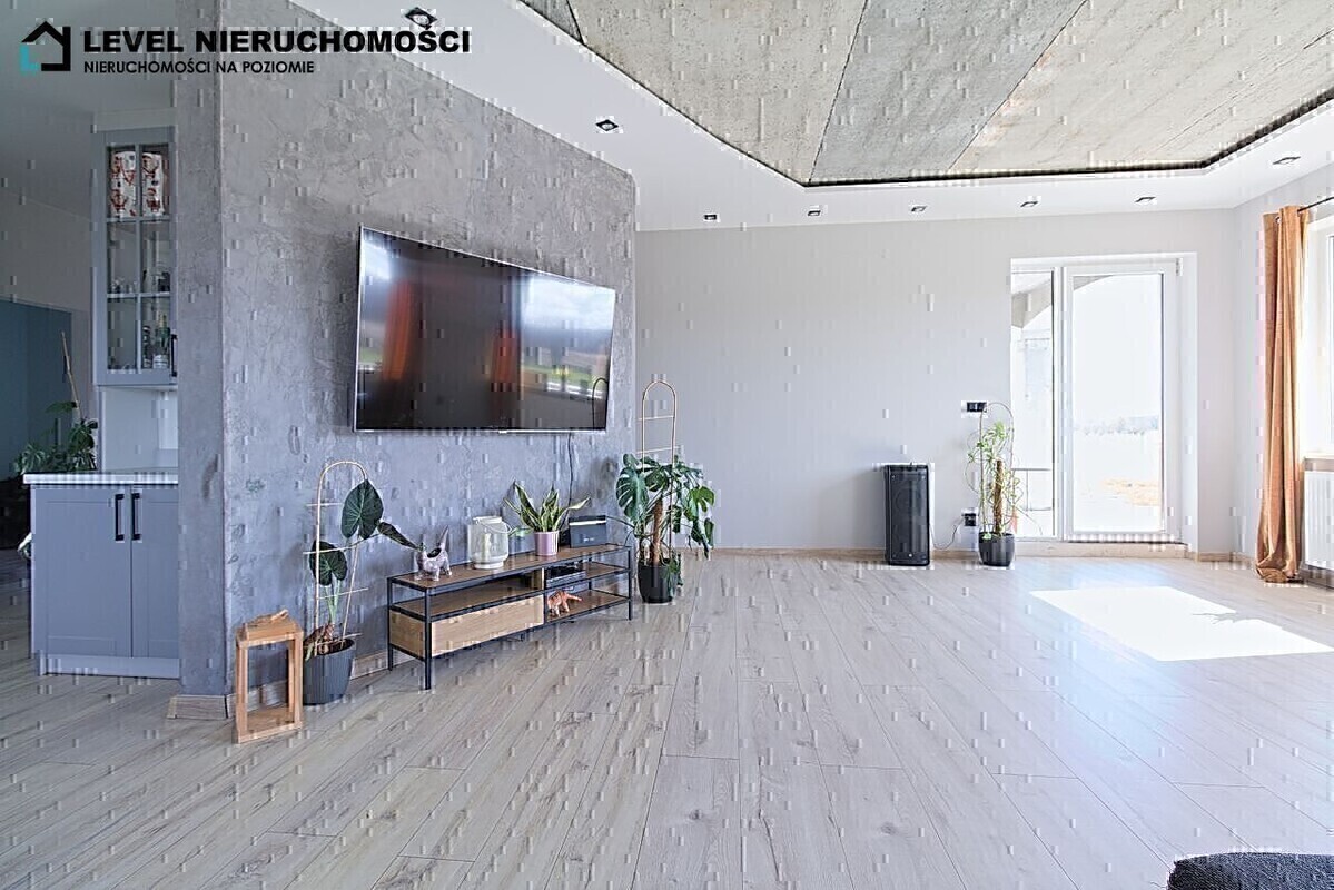 Elbląg LEVEL NIERUCHOMOŚCI Duży dom pod Elblągiem Krzewsk NIERUCHOMOŚCI NA POZIOMIE