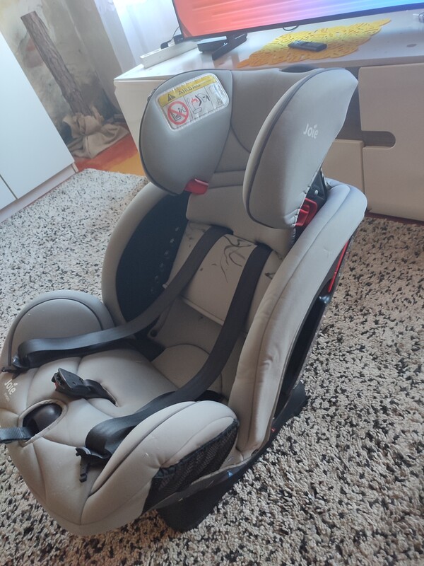 Elbląg Posiadam na sprzedaż fotelik samochodowy, tapicerka była wyprana ale niestety nie zszedł marker za plecami