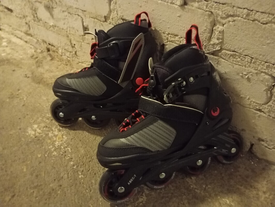 Elbląg Sprzedam rolki, rozm.37-40,używane kilka razy. Prezent urodziowy. Proszę o sms.