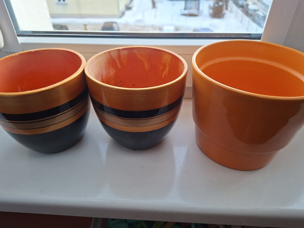 Elbląg Sprzedam osłonki ceramiczne oraz 2 szt. świeczników na tealight-y. 
Gratis dwie świeczki -kwiaty. 
Osłonka