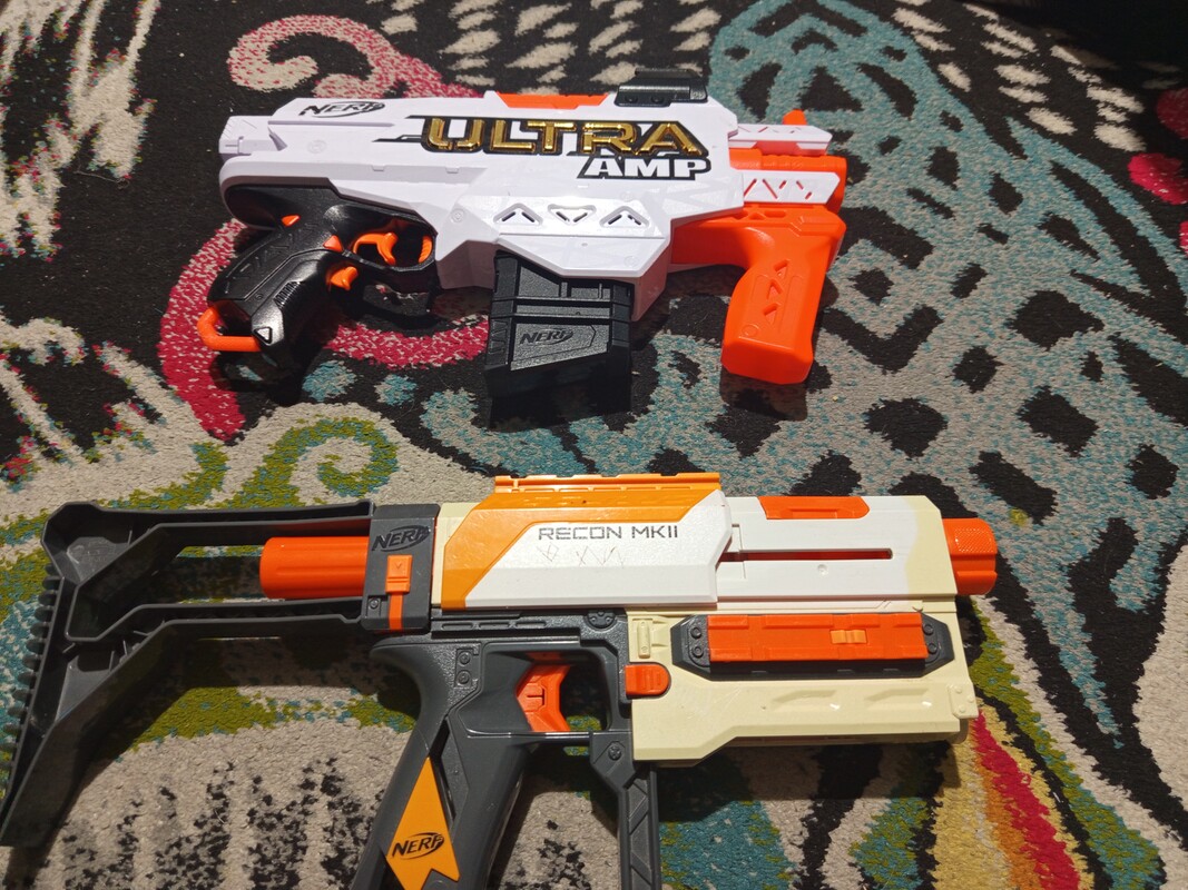 Elbląg Sprzedam dwa nefy jeden jest na baterię wszystko działa stan dobry. Cena 30  zł za dwa tylko dzwonić na SMS-y