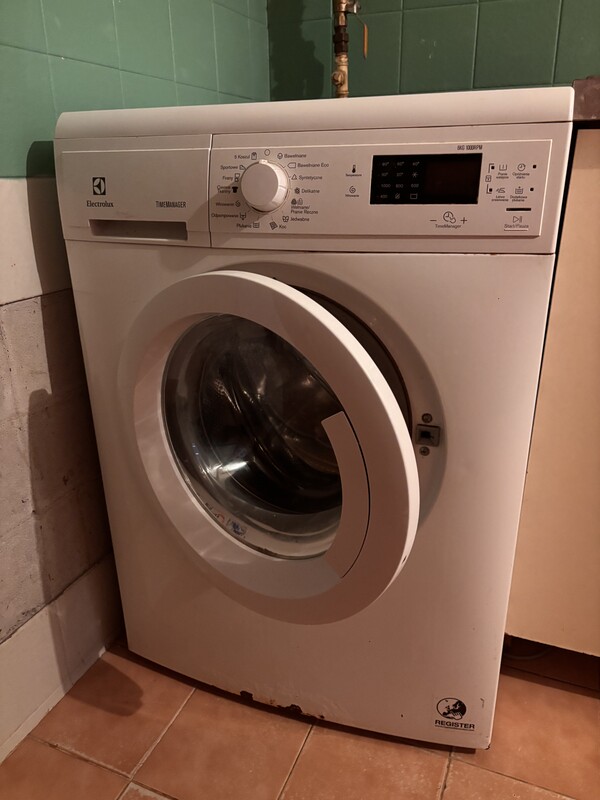 Elbląg Sprzedam pralkę 
Electolux Timemanager. 
Pralka sprawna. 
Odbiór we własnym zakresie. 
Parter.