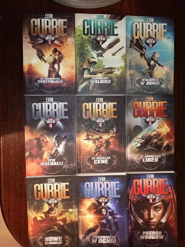 Elbląg Sprzedam całą serię 9 tomów Hayden War autor Evan Currie. To seria powieści science-fiction autorstwa Evana