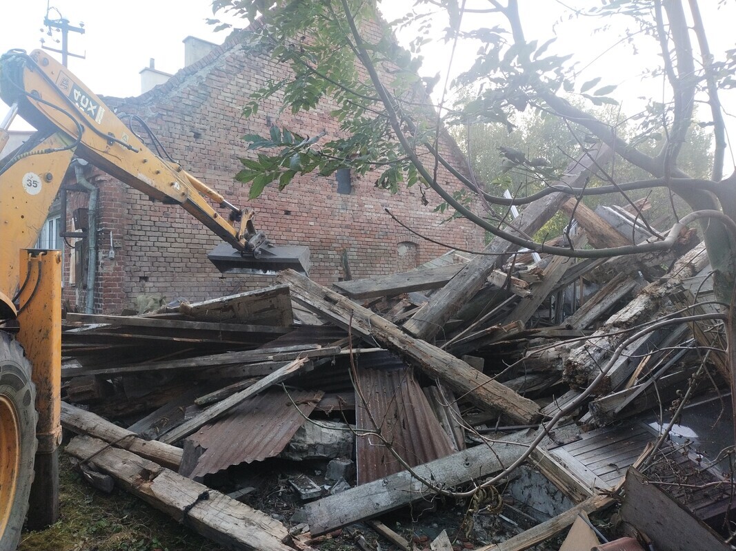 Elbląg Oddam drzewo z rozbiórki stodoły. wystarczy sobie załadować.