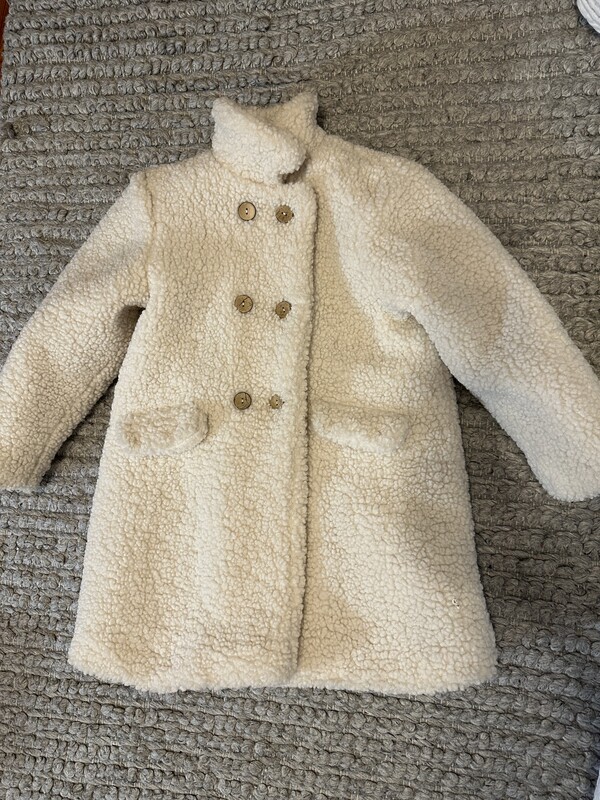 Elbląg Kożuszek dla dziewczynki r. 116-122,używany.