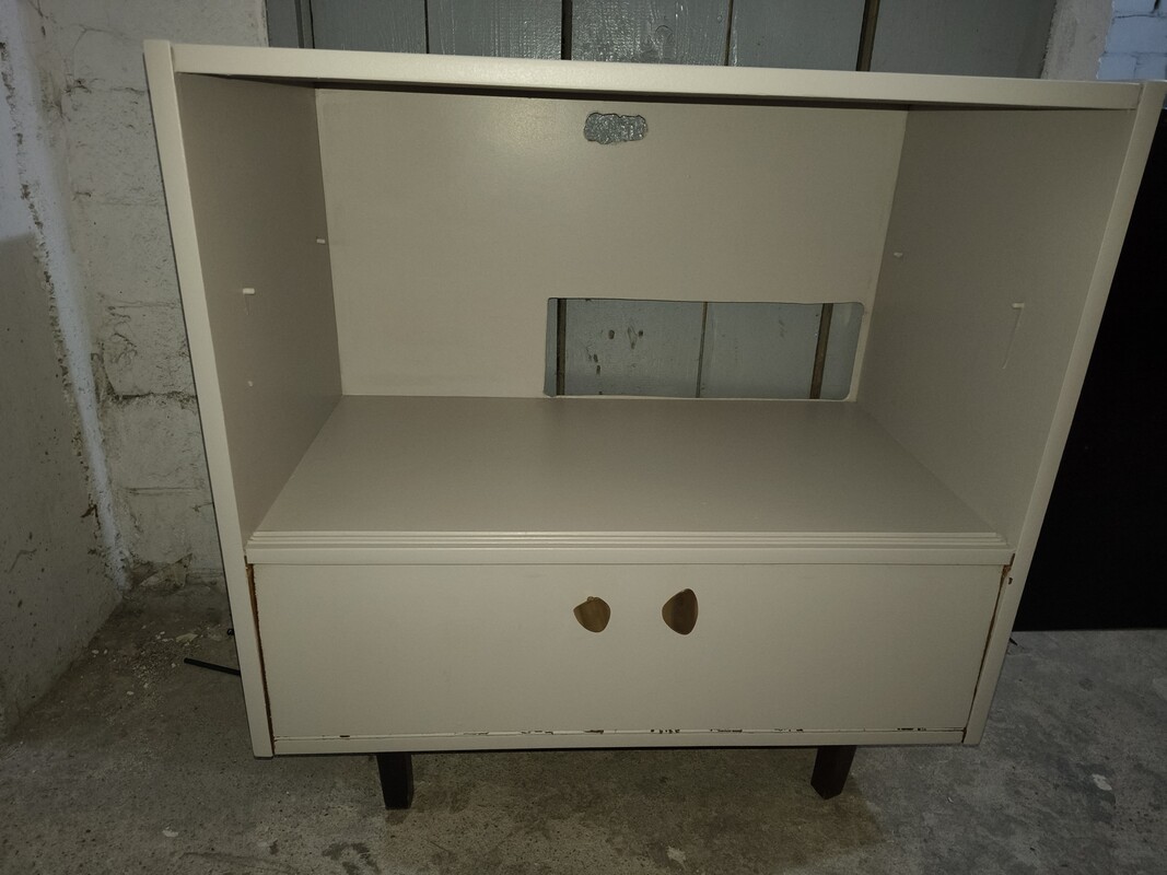 Elbląg Witam. komoda rtv wym wys70cm/szer69cm/gł38cm ecru 50 zł
