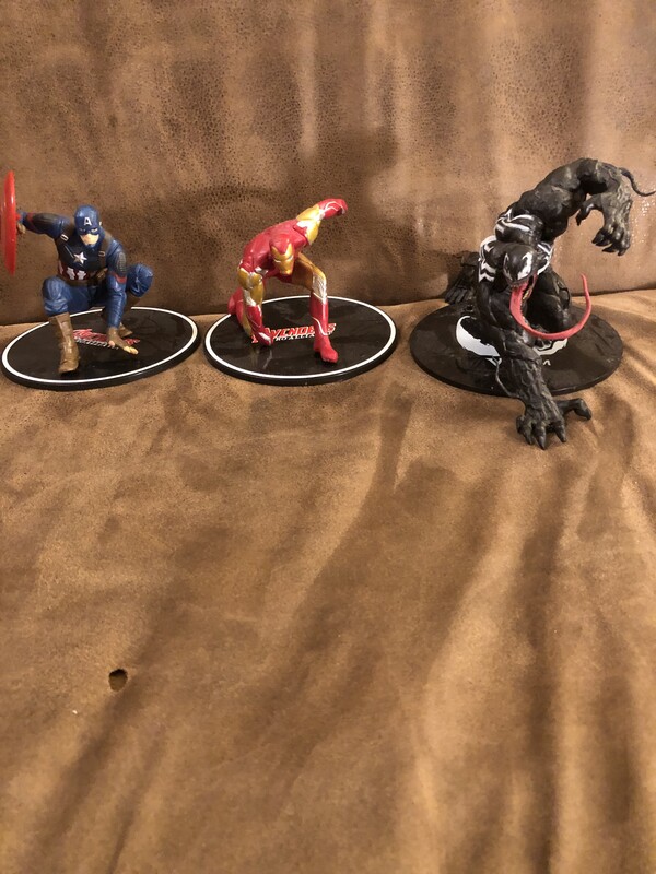 Elbląg Sprzedam 3x figurki kolekcjonerskie:( Venom, Capitan America i Iron Man). Figurki w bardzo dobrym stanie.