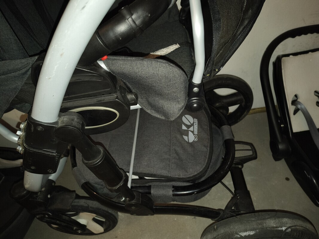 Elbląg Witam. Sprzedam wózek dziecięcy po jednym dziecku firmy babyactiv shell 3 in 1 cena do małej negocjacji.