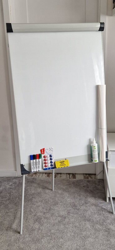 Elbląg Sprzedam nowy flipchart magnetyczny o wymiarach 70x100 cm – idealny do biura, szkoły, na szkolenia,