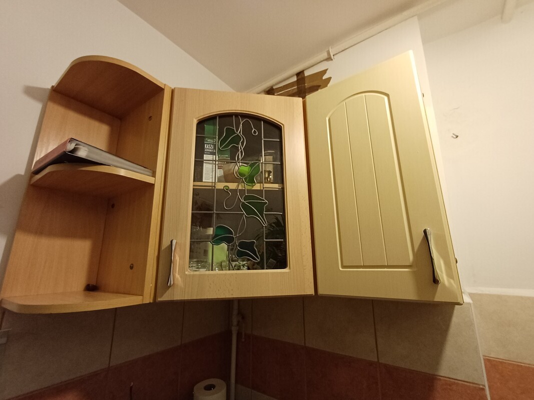 Elbląg Oddam za darmo 2 szatki kuchenne, narożna i zwykła oraz półkę z boku. Zdjecie  szafek ze ściany, zniesienie z 4