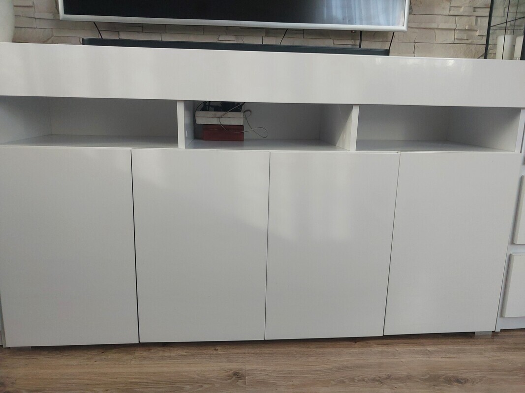 Elbląg Sprzedam komodę, biała połysk, w środku półka. Długość 140 cm, szerokość 40 cm, wysokość 80 cm. odbior Gronowo