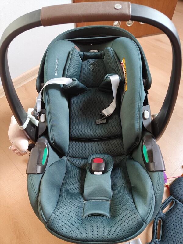 Elbląg Sprzedam fotelik maxi Cosi zielony z wkładką dla noworodka. Bezwypadkowy po jednym dziecku