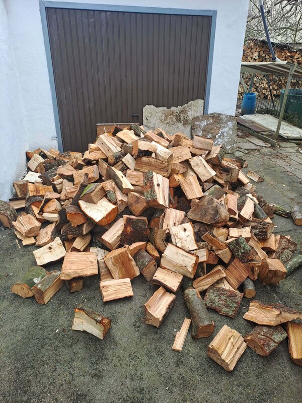 Elbląg Witam serdecznie. Sprzedam drewno opałowe, posiadam różne gatunki. Ceny zaczynają się od 200 zł mp. Zapraszam