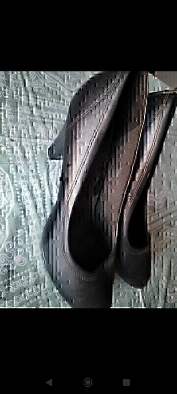 Elbląg Sprzedam czarne skórzane buty damskie na obcasie. Stan bardzo dobry. Rozmiar 41.Obcas 8cm kontakt sms