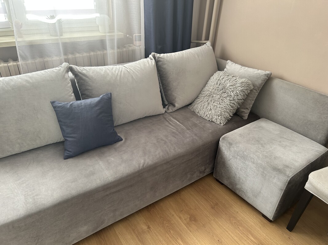 Elbląg Sprzedam kanapę narożną cena 200zł (stan dobry, nowe obicie). Fotele gratis.