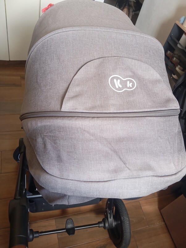 Elbląg Wózek Kinderkraft B- Tour Gondola / Spacerówka
- Od urodzenia do około 4 lat (22 kg)
- Torba + Folia