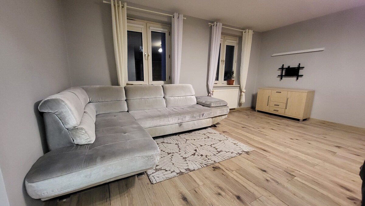 Elbląg Wynajmę dużą kawalerkę 42 m². w centrum Elbląga przy ul. NITSCHMANNA