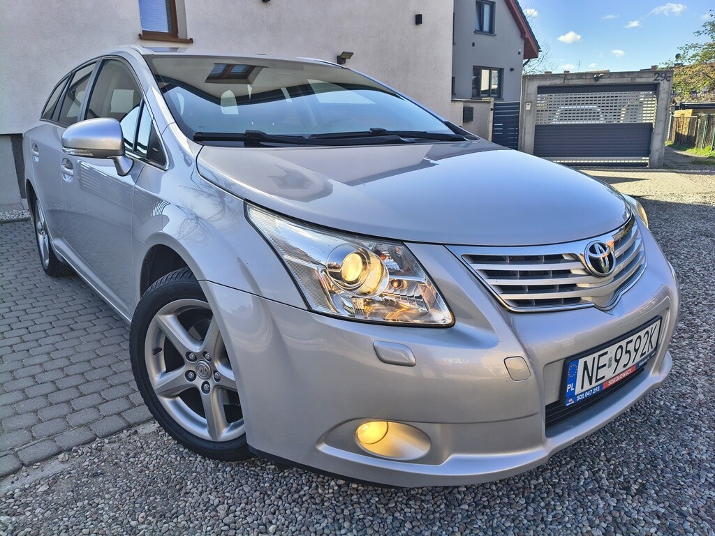 Elbląg TOYOTA AVENSISSilnik : 1.8 147KM (bezawaryjna jednostka!Zarejestrowana i opłacona!