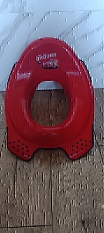 Elbląg Nakładka antypoślizgowa na sedes, aspirator do nosa na baterię, laktator elektroniczny, podest, poduszeczka-