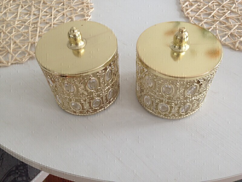 Elbląg Piękne luksusowe pojemniki w kolorze złota z kryształkami. SWIETNE NA BIŻUTERIĘ LUB DO KSMETYKÓW
SĄ NOWE,