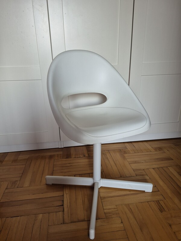 Elbląg Sprzedam krzesło do biurka.