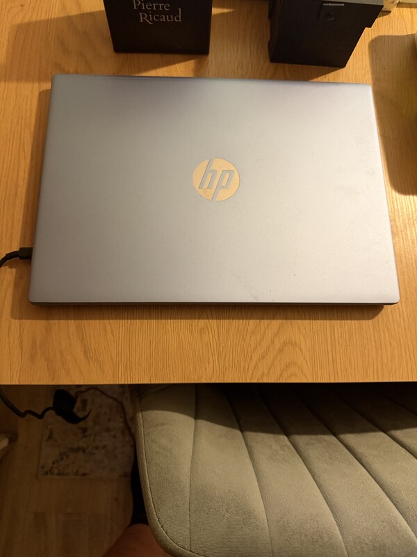 Elbląg Sprzedam laptopa HP OmniBook 5 laptop AI. Informację dotyczące podzespołów widać na dołączonym zdjęciu.