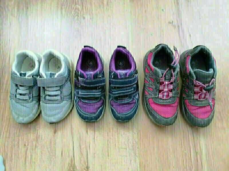 Elbląg Buty z oddychającą podeszwą, rozmiar 25,26,28,cena za wszystko