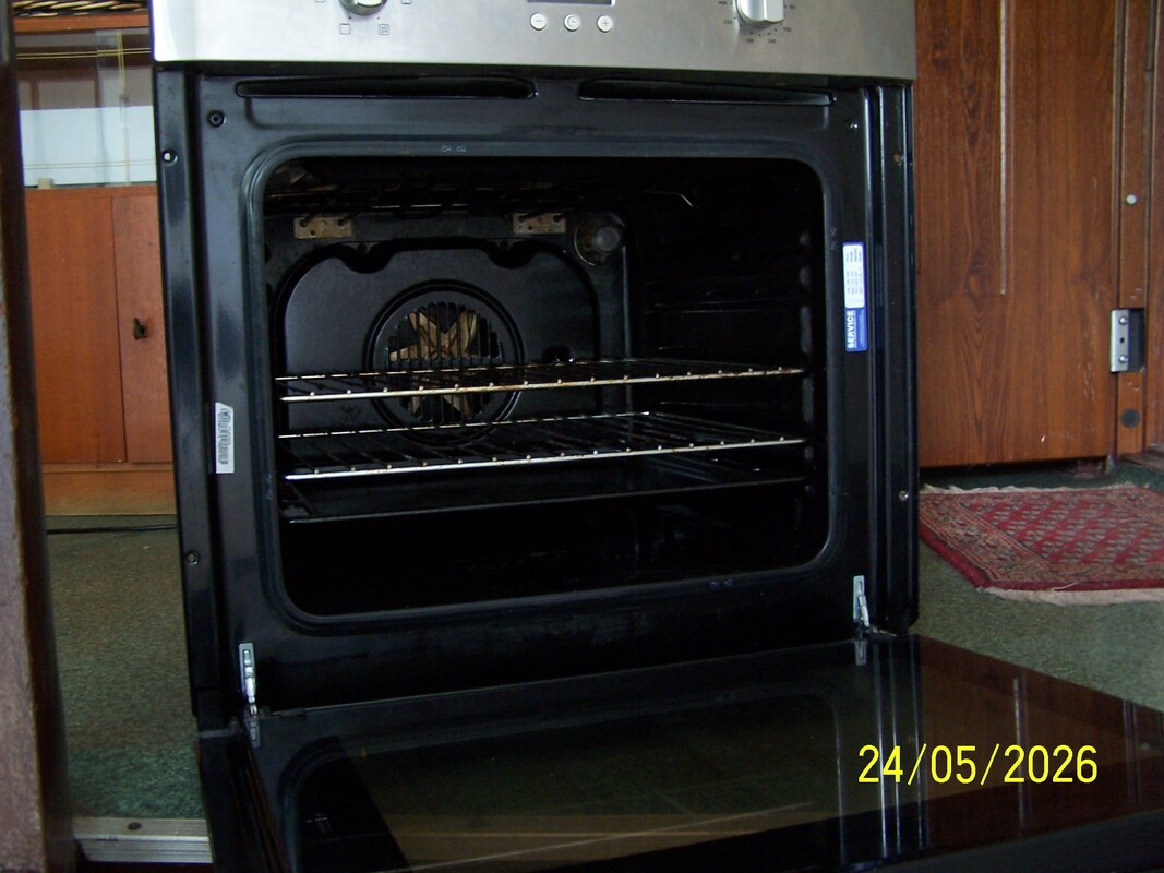 Elbląg SPRZEDAM używany piekarnik HOTPOINT ARISTON produkcji włoskiej. W pełni sprawny, w nienagannym stanie.