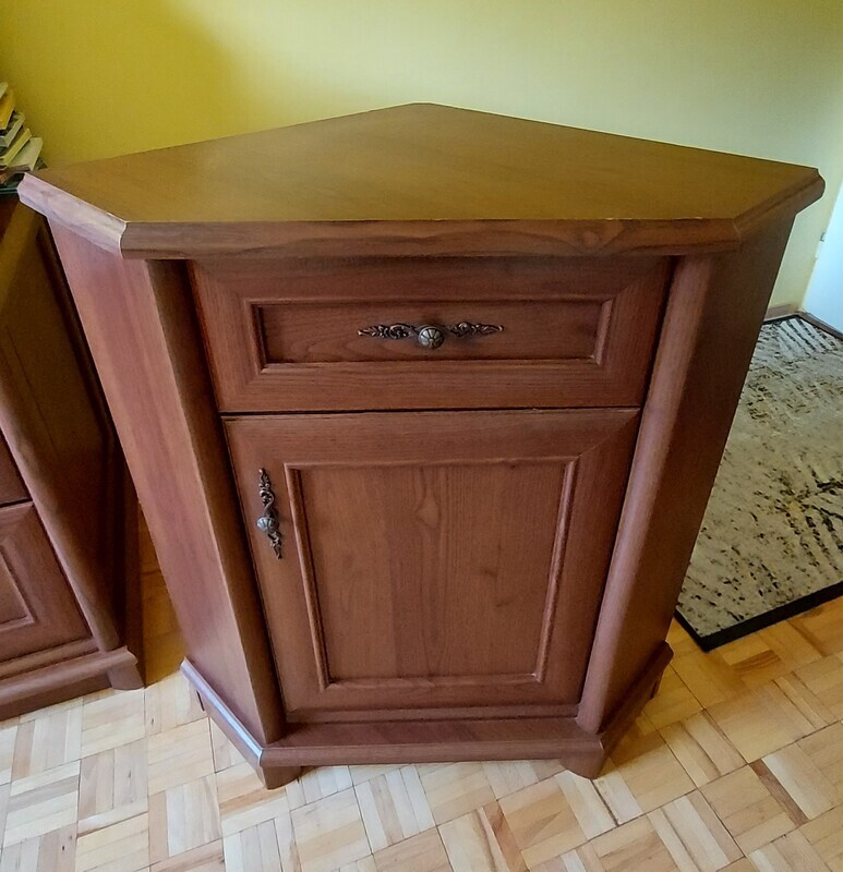 Elbląg Sprzedam szafke narozna BRW EKOM 1dsn z zestawu segmentowego KENT
stan dobry 
Odbior osobisty
Zapraszam