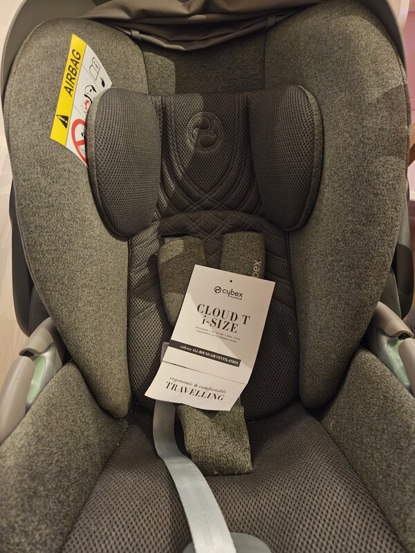 Elbląg Sprzedam nosidełko z obrotowa baza cybex cloudT i-Size z wkładką dla niemowląt, i wkładką regulująca ciepło,