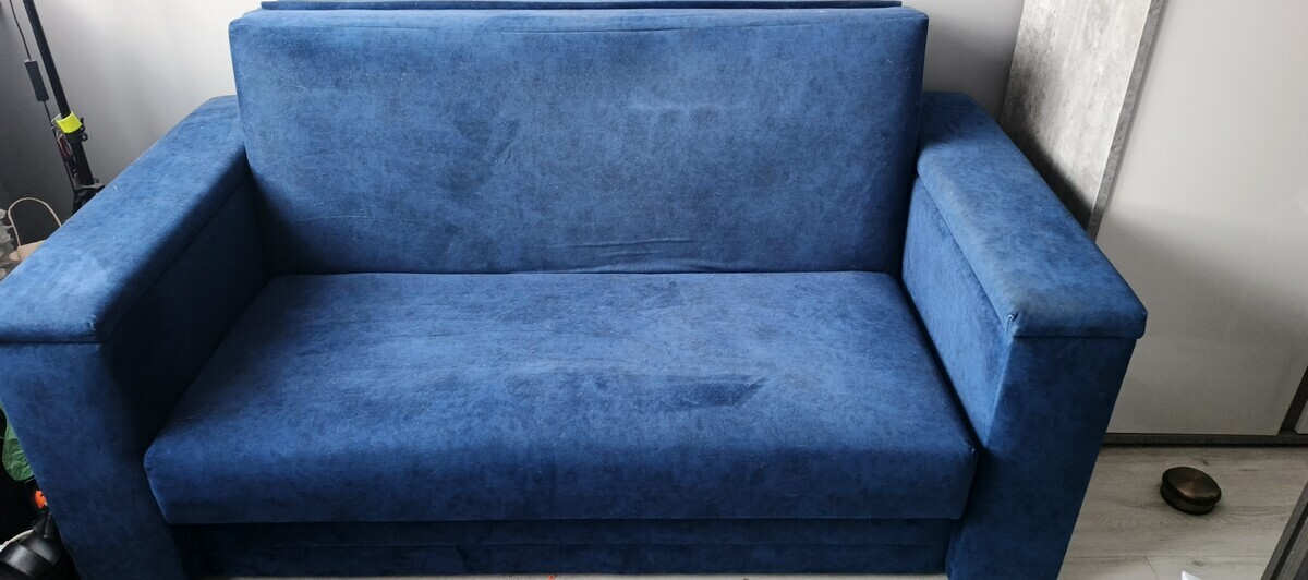 Elbląg Sprzedam amerykankę rozkładaną 170 cm na 180 cm. Bez boków szerokość 130 cm. Stan b. Dobry. Bez plam i dziur.