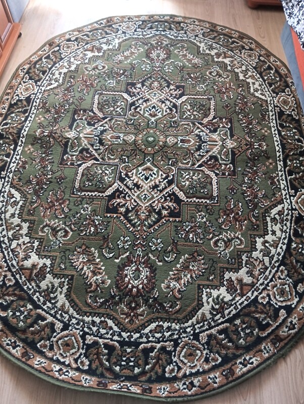 Elbląg Witam lustro  30 dywan  długość a160  a szer 20 cm. 20  zł sanki 20 proszę pisać szkoda  to wyrzucić proszę w sma