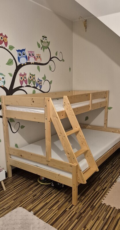 Elbląg Sprzedam łóżko piętrowe z górnym materacem. Łóżko praktycznie nie używane. Mogę dowieźć na terenie Elbląga.