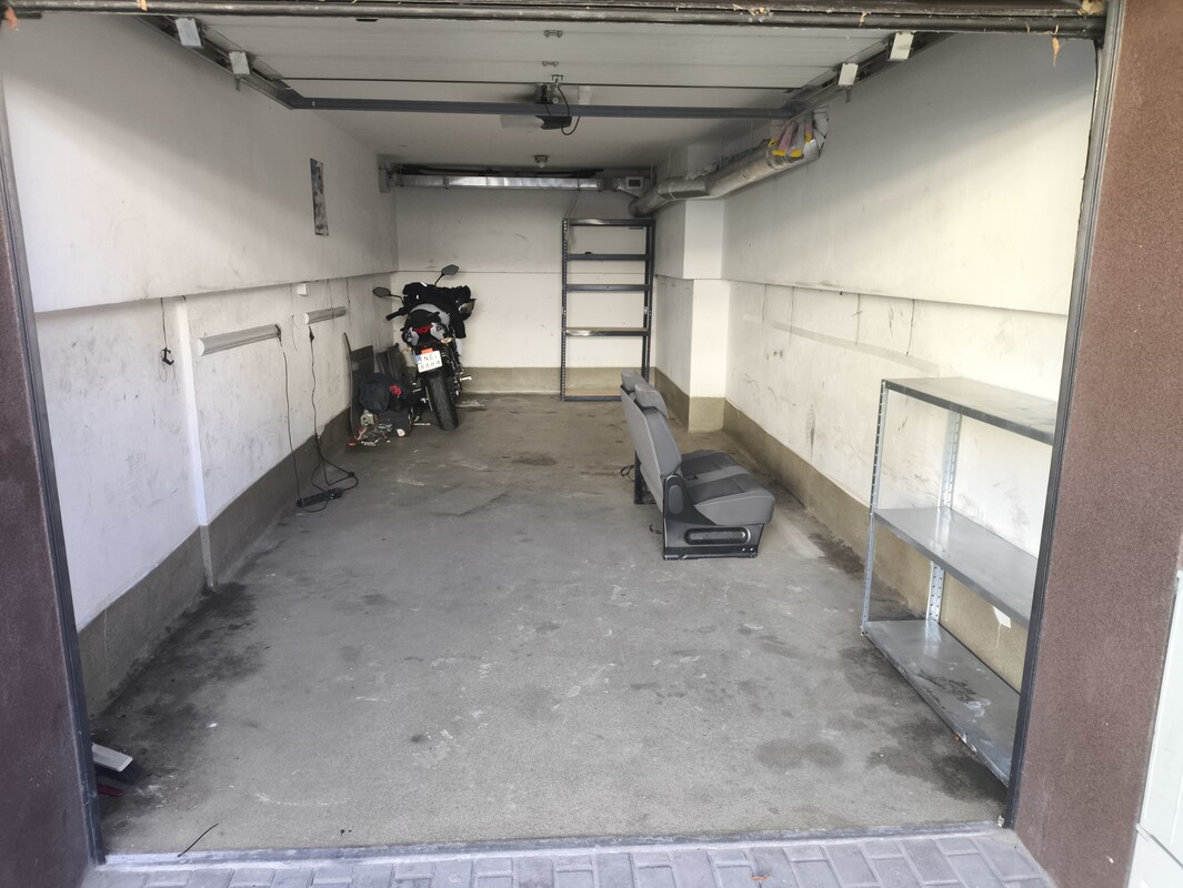 Elbląg Wynajmę garaż 21 metrów kwadratowych&nbsp; w super lokalizacji. Garaż bardzo ciepły przez cały rok tempera od