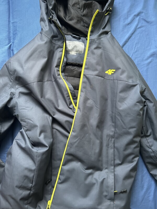 Elbląg Sprzedam kurtki marki 4F:
Kurtka 4F Membrane 5000 - Rozmiar: XL - cena 30zł
Kurtka 4F Neodry Membrane 10 000 -